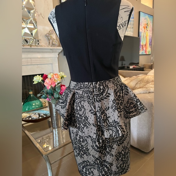 🆕 BeBe Dress - Picture 4 of 15